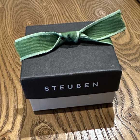 Steuben Peace Dove Crystal Hand Cooler With Original Box - Picture 3 of 5